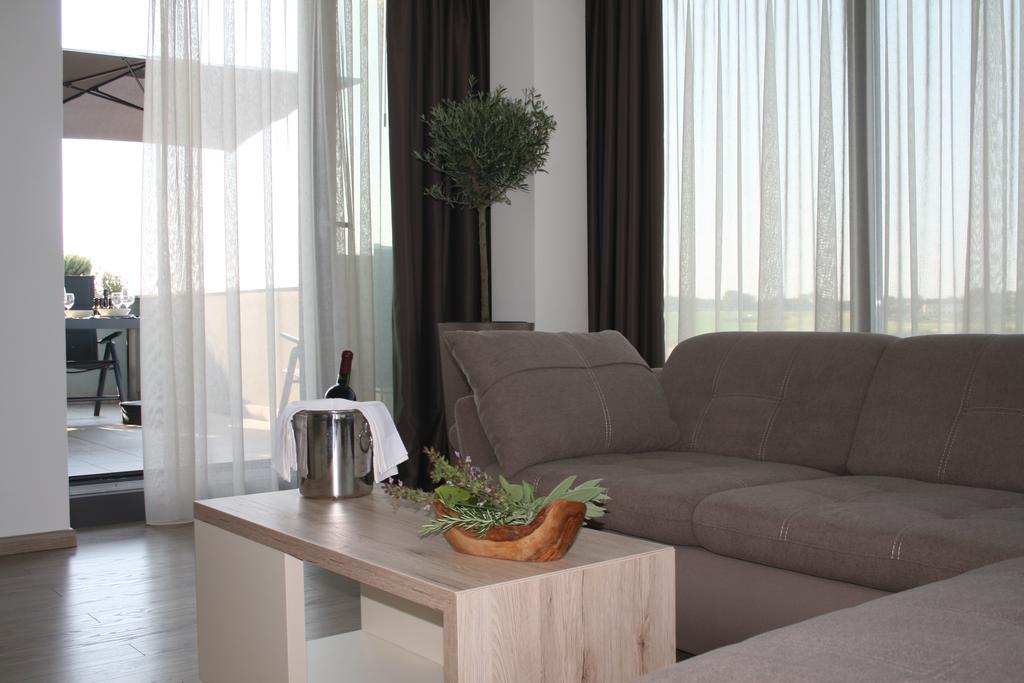 Olive Charm Apartment Umag Ngoại thất bức ảnh